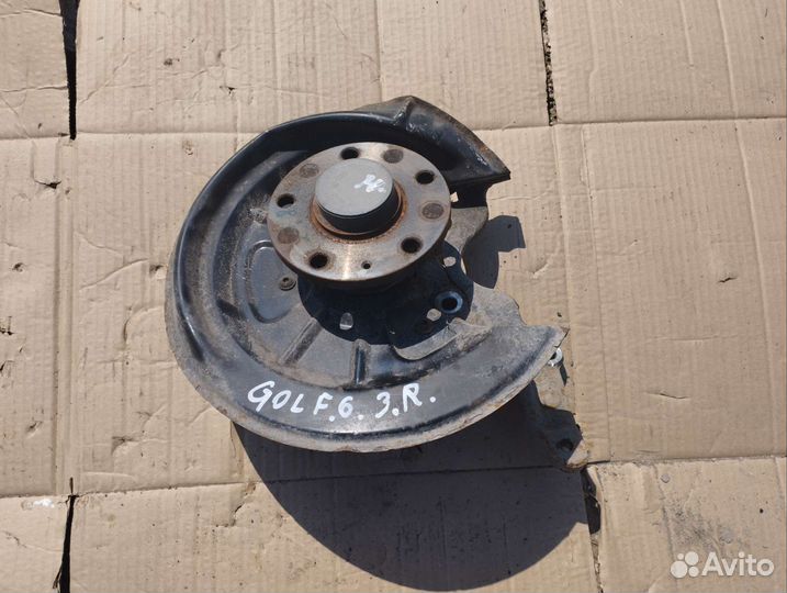 Поворотный кулак задний правый Volkswagen Golf 6