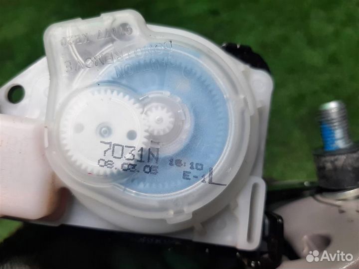 Ремень безопасности задний левый Mitsubishi Grand