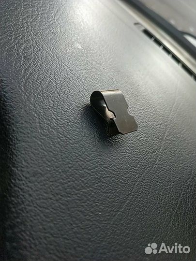 Скоба крепления брызговика vw t4