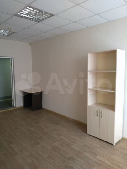 Офис в бц на ул.Фабричная, 4 этаж, 18 м2 - без ком