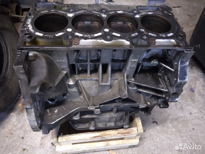 Блок цилиндров в сборе с документами Nissan MR18