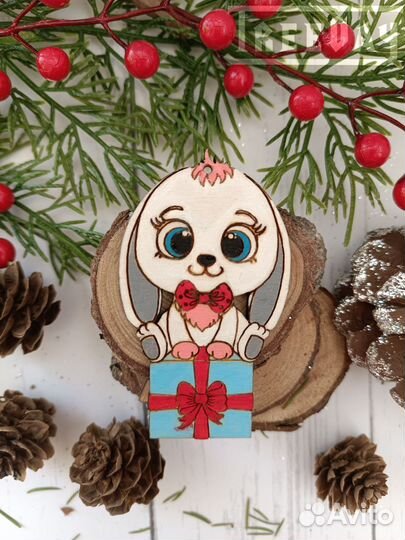 Значки из дерева