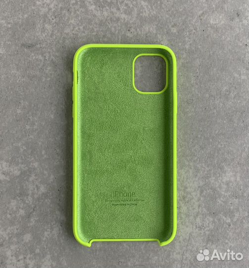 Чехол на iPhone 11