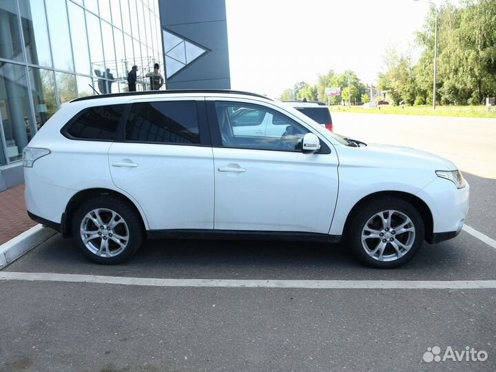 Mitsubishi Outlander 2.4 CVT, 2013, 208 658 км