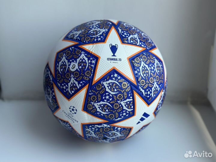 Футбольный мяч