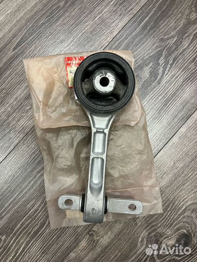 Подушка двигателя верхняя правая Honda Civic