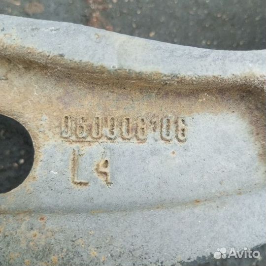 Рычаг подвески передний левый Mercedes-Benz R W251