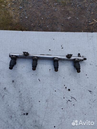 Топливная рампа с форсунками Mercedes W168