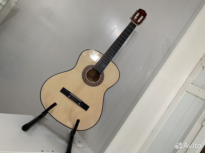 Гитара классическая для начинающих