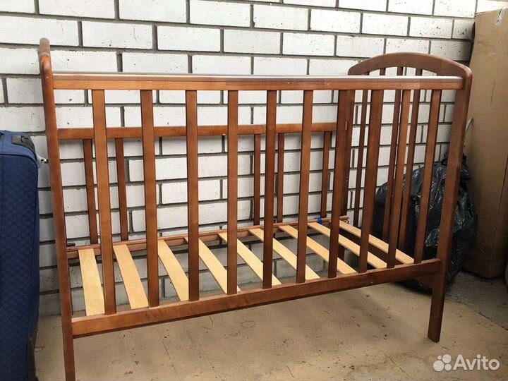 Детская кроватка и матрас