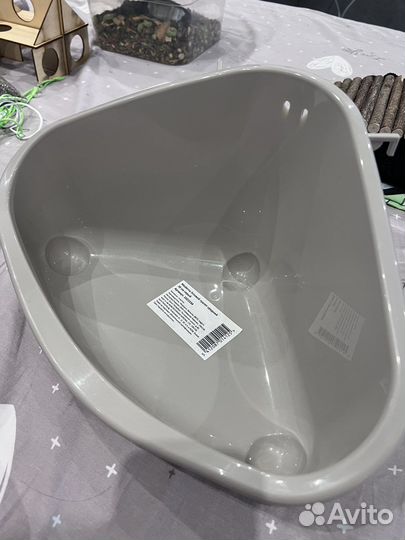 Угловой туалет средний, клетка переноска и поилка