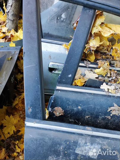 Передняя правая дверь Hyundai sonata 2-3