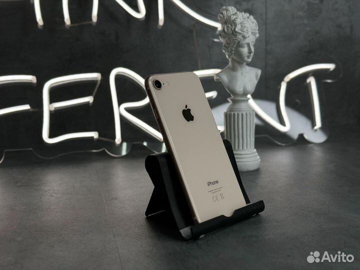 iPhone 8, 64 ГБ