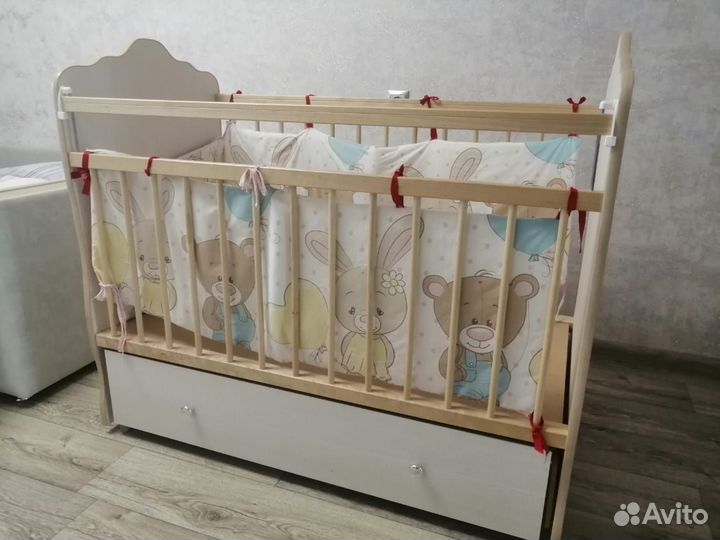 Детская кроватка