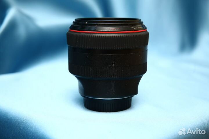 Canon EF 85mm f/1.2L USM