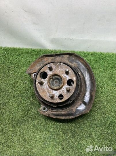 Ступица задняя левая Toyota Curren 1995