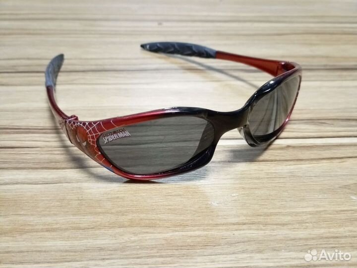 Солнцезащитные очки Marvel оригинал