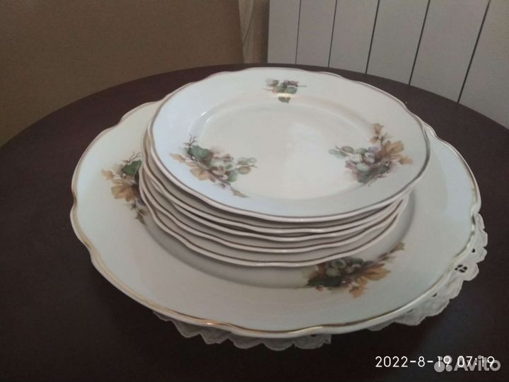 Набор тарелок