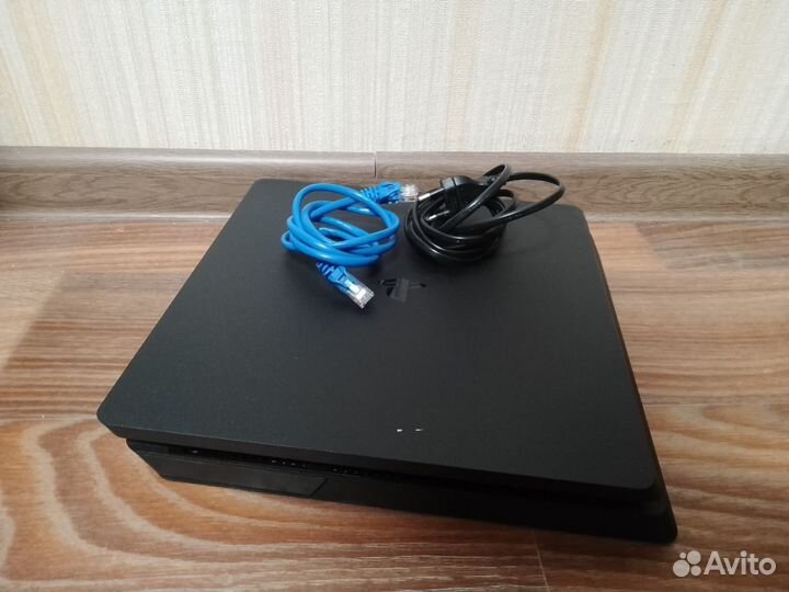 Sony PlayStation 4 Slim 1tb + 3 игры