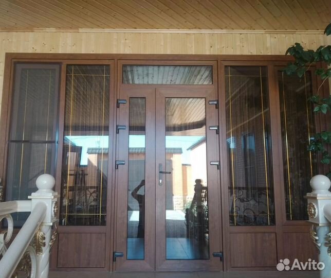 Пластиковые витражи окна и двери