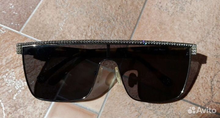 Очки солнцезащитные