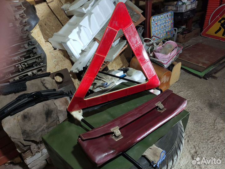 Знак аварийной остановки родом из СССР