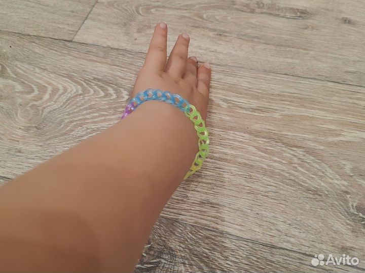 Браслеты, кольца, ожерелья из резиночек