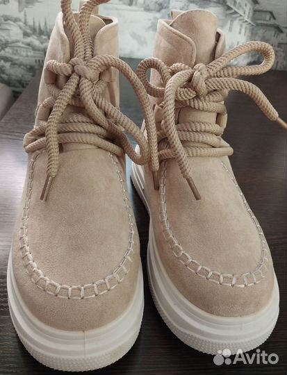 Продам зимние ботинки