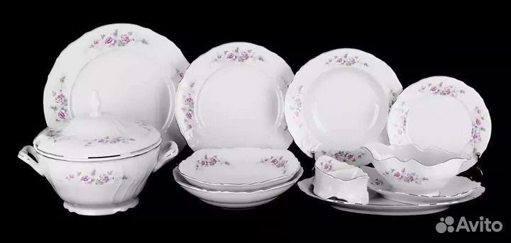 Набор столовой посуды новый