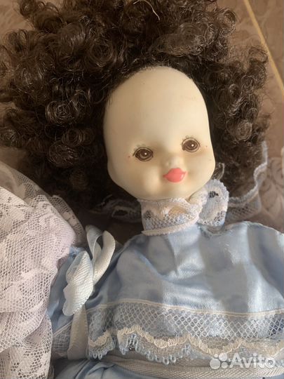 Кукла фарфоровая