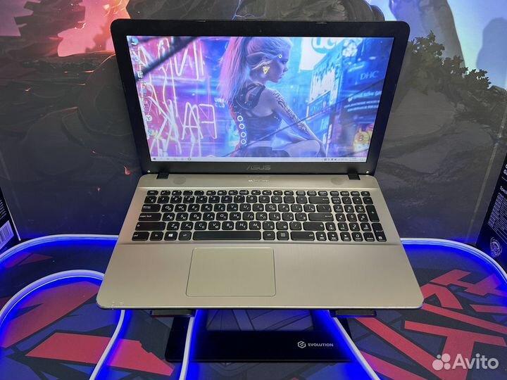 Игровой ноутбук Asus i5 4GB видео 16GB озу SSD