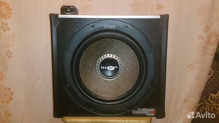 Сабвуфер активный