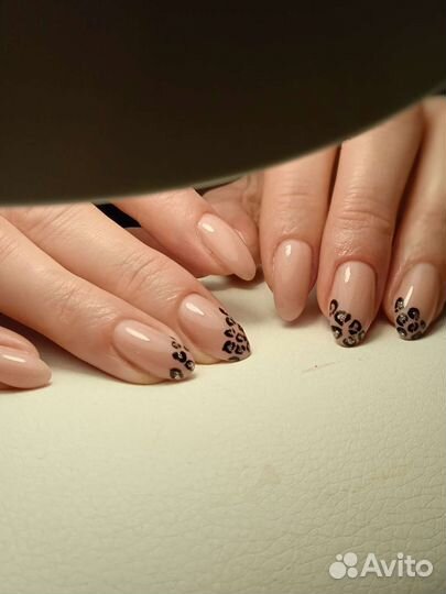 Маникюр педикюр