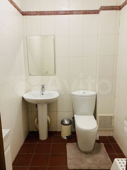 2-к. квартира, 100 м², 1/4 эт.