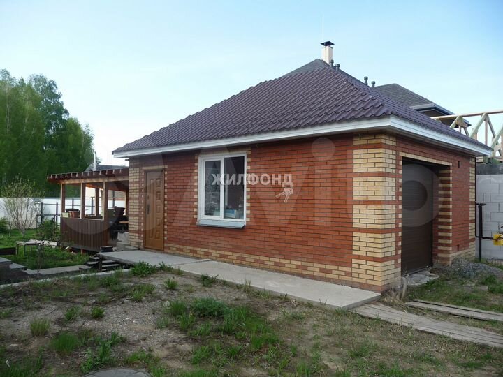 Коттедж 201,3 м² на участке 10 сот.