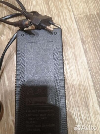 Зарядное устройство для электро самокатов