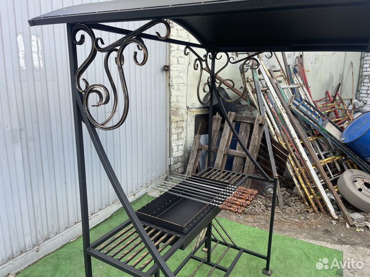 Мангал с крышей № 0163 с полками и дровницей