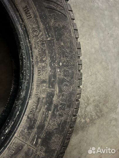 Dunlop SP Winter Sport 4D 235/65 R17 108H