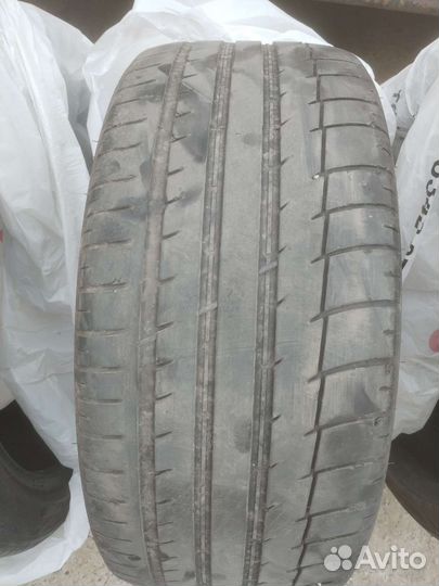 Triangle Sports TH201 245/40 R19