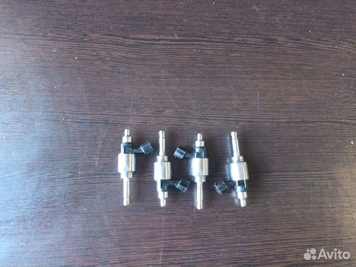 Форсунка топливная Toyota Crown 23250-0p090