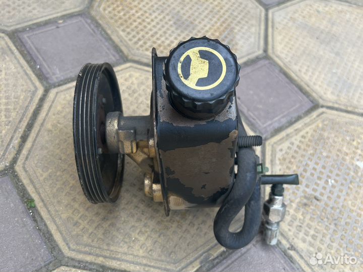 Насос Гур на Renault Megane 1 K7M Scenic