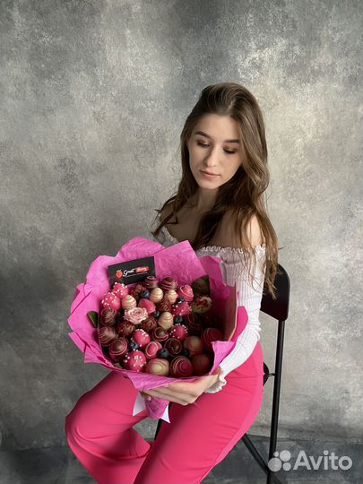 Кондитер / фудфлорист / клубника в шоколаде