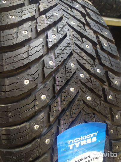 Nokian Tyres Hakkapeliitta 10p SUV 265/65 R17