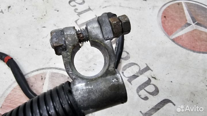 Плюсовой кабель на Mercedes-Benz W124 E400 E420