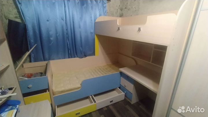 Двухъярусная кровать бу с матрасами