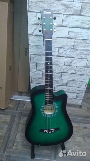 Гитара темно-зелёная