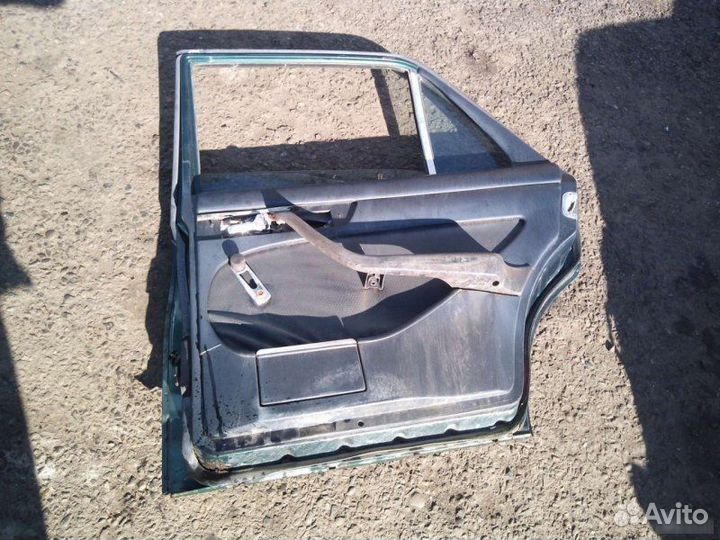 Дверь задняя правая Mercedes-Benz S-Class W126