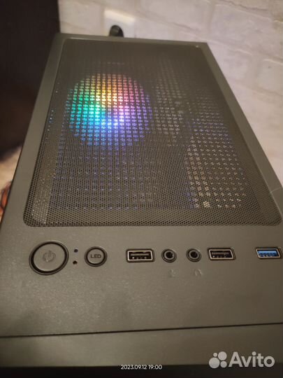 Корпус для пк ATX. Новый. RGB 120мм вентиляторы