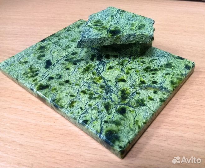 Плитка из змеевика