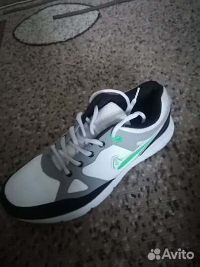 Кроссовки мужские 44 размер новые